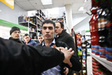Бєспрєдєл: у Донецьку перевірка якості продуктів закінчилась побиттям