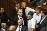 Опозиція: імітація спротиву і підігравання владі
