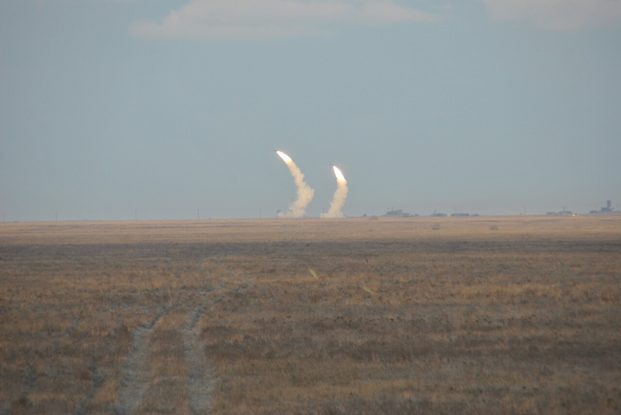 Генштаб оприлюднив перші фото ракетних стрільб біля Криму  - фото 1