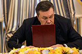 Янукович у глухій обороні