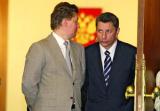 Задушливі обійми
