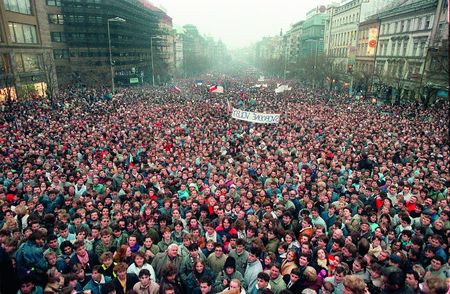Оксамитова революція, 1989рік