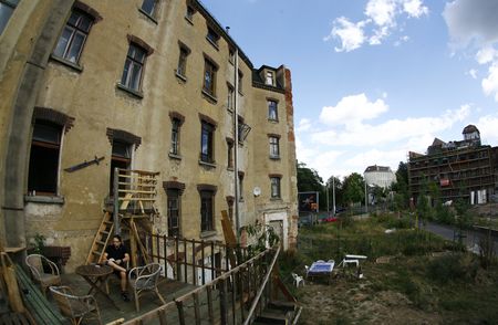 Типові для Східної Німеччини квартали з покинутими будинками